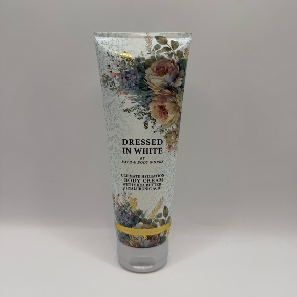 New Bath & Body Works Dressed in White Ultimate Hydration Body Cream 8 Fl Oz - Picture 1 of 4